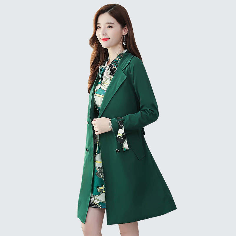 Stílusos női kabát gombokkal és övvel több színben