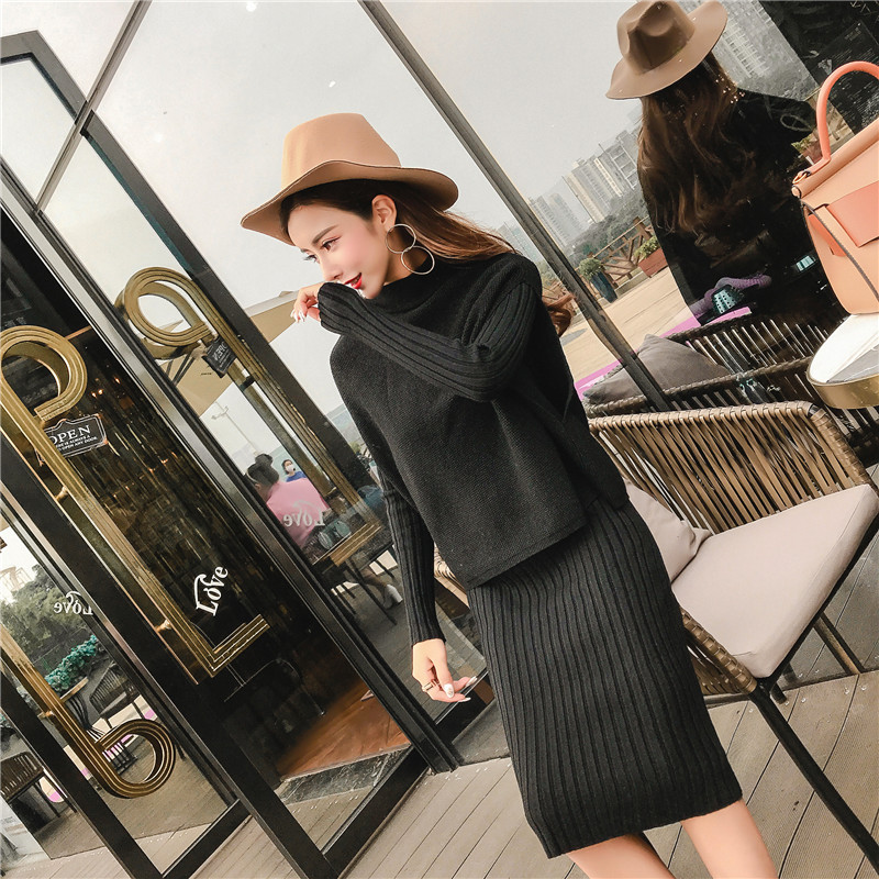 Set modern de rochie și vestă pentru femei - tricotat subțire