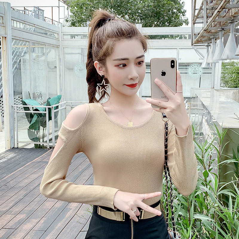 Modern női blúz modell, csupasz váll