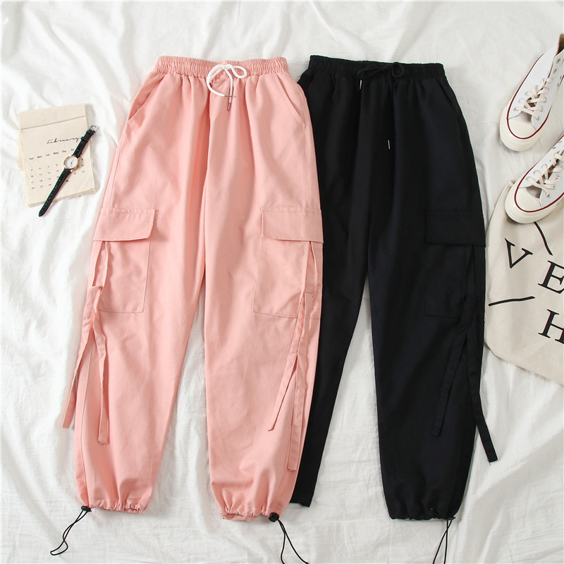 Women`s sports pants with pockets in black and pink