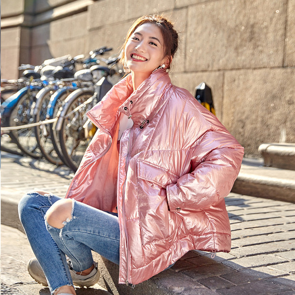 Modern női téli kabát magas gallérral és zsebbel több színben