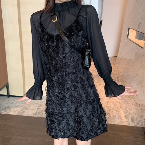 Set rochie cu franjuri si bluza cu guler inalt