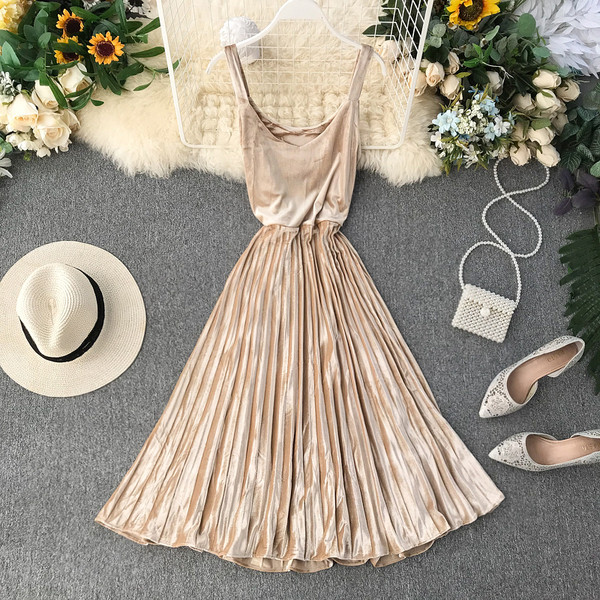 Női rakott bársonyruha vékony pántokkal, három színben