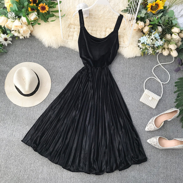 Női rakott bársonyruha vékony pántokkal, három színben