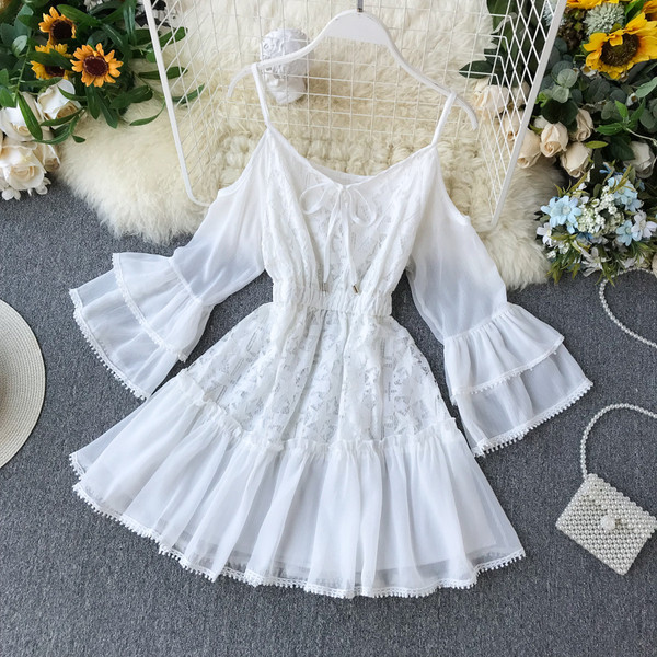 Modern női ruha csipke és lótusz ujjú három színben