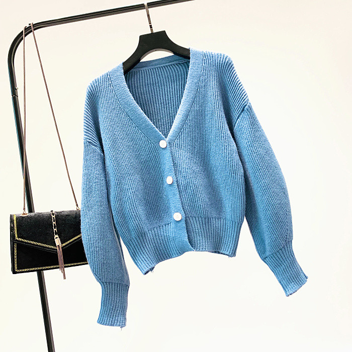 Vesta de dama modern model nou cu decolteu spitz si nasturi in alb, albastru si roz