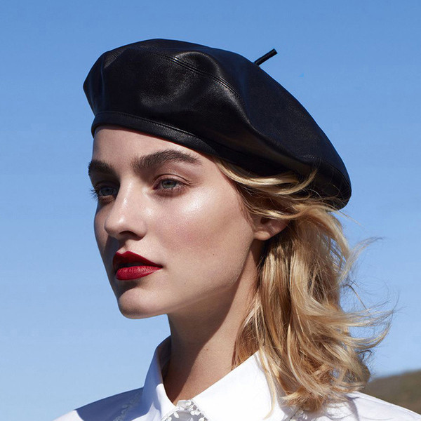 Stílusos női bőr barett