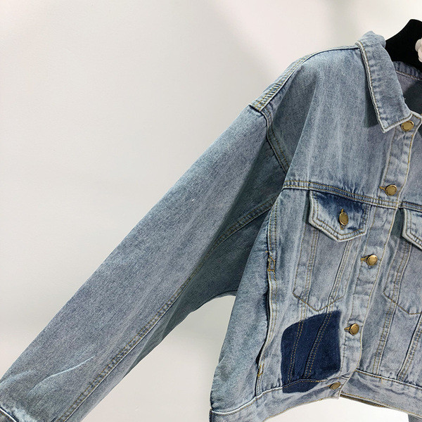 Jachetă modernă scurtă de blugi de culoare albastră