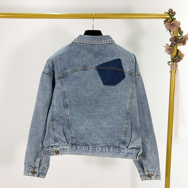 Jachetă modernă scurtă de blugi de culoare albastră