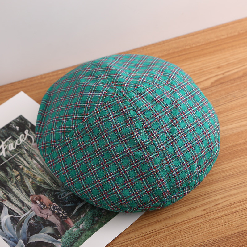 Kockás női beretek zöld, piros, fehér, fekete, sárga és kék színben