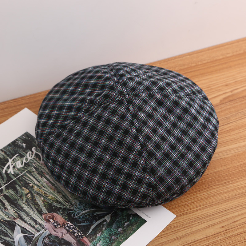 Kockás női beretek zöld, piros, fehér, fekete, sárga és kék színben