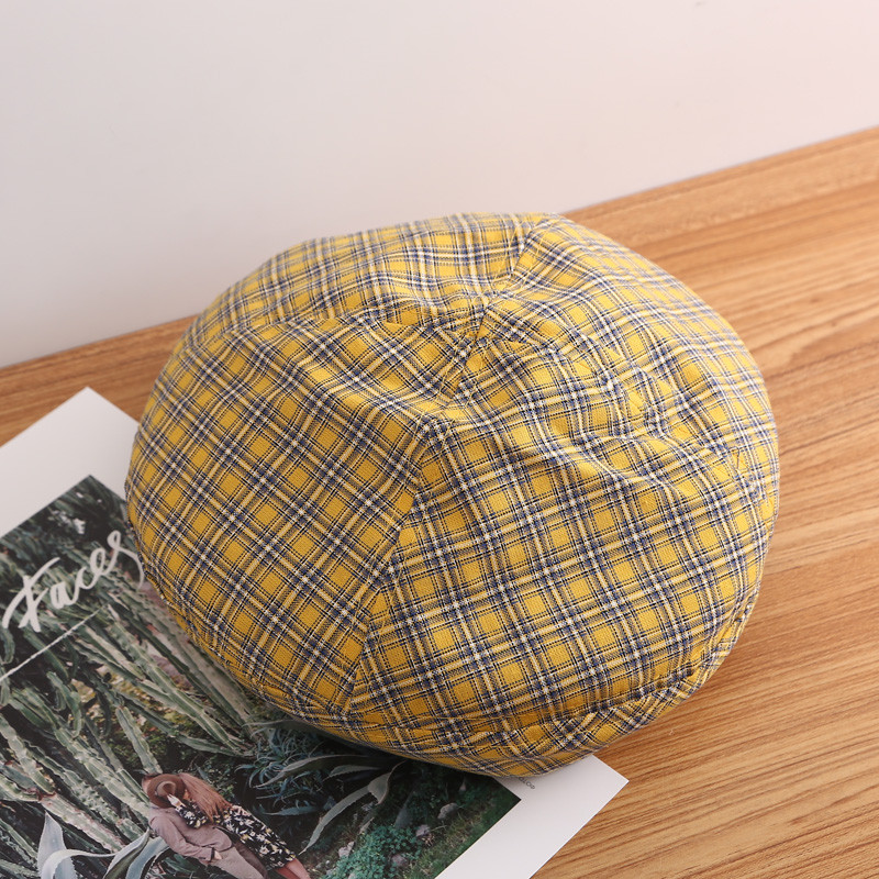 Kockás női beretek zöld, piros, fehér, fekete, sárga és kék színben