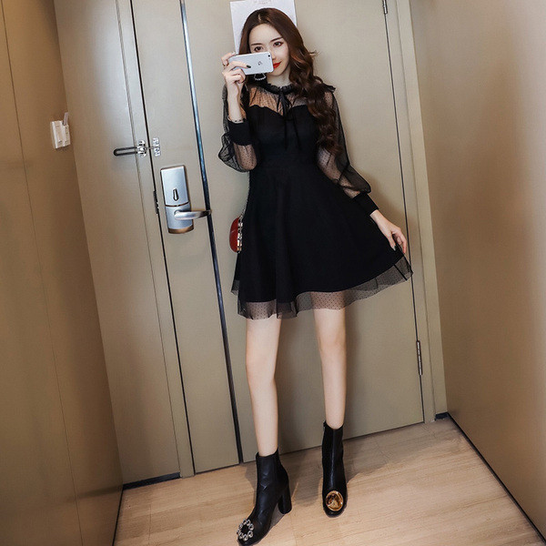 Rochie eleganta de dama cu maneci din tul - model croiat in negru