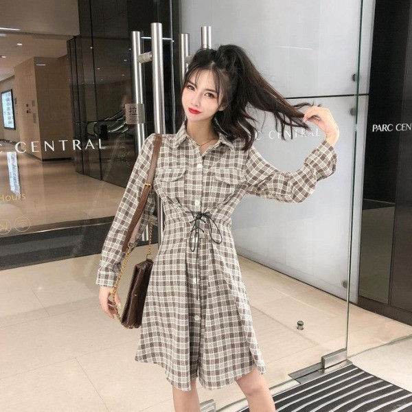 Rochie lunga in carouri cu nasturi si cravate in doua culori