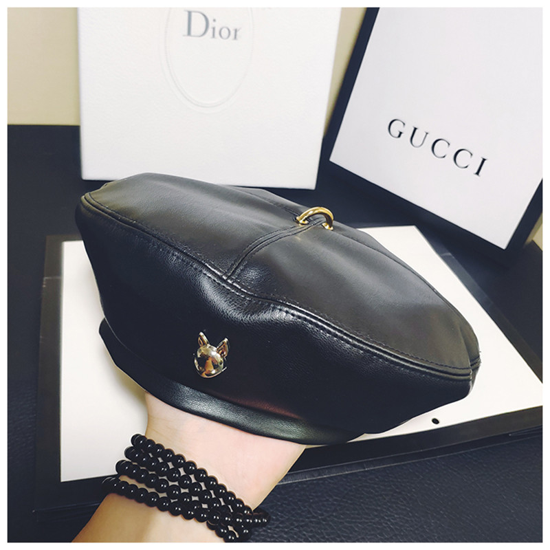 Palarie de dama din piele cu elemente metalice in mai multe culori