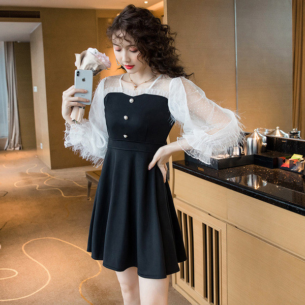 Új modell női ruha - szabású modell fekete színben