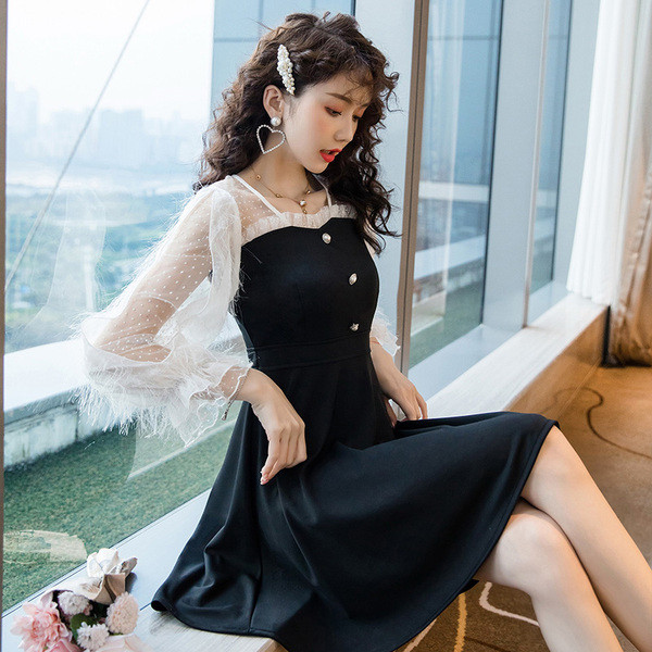 Új modell női ruha - szabású modell fekete színben