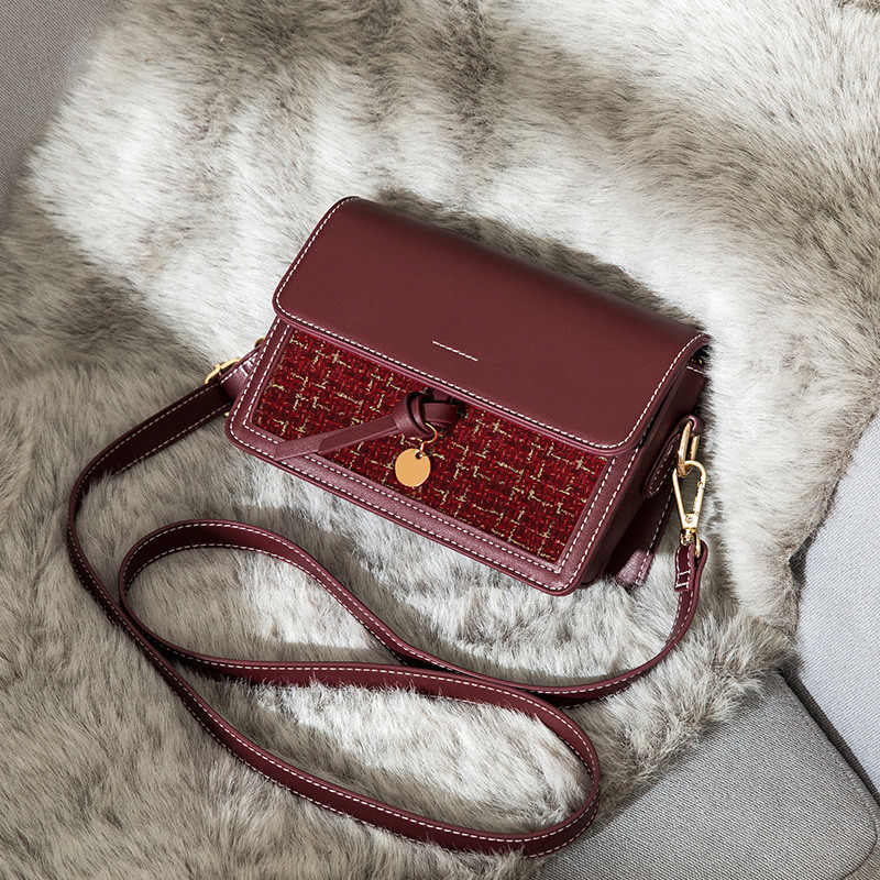 Modern elegáns női táska különböző színekben