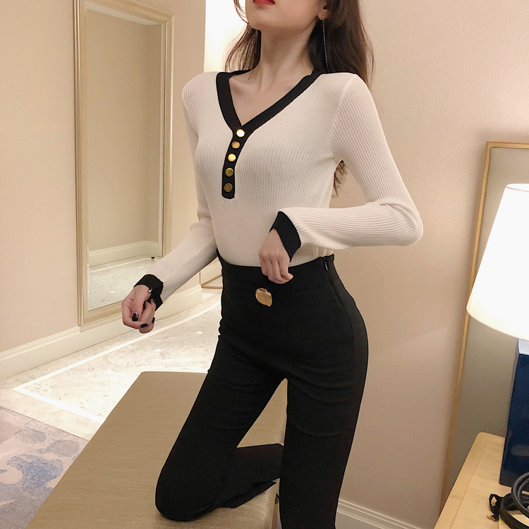 Bluză de damă modernă în două culori cu decolteu în V