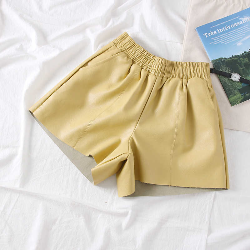 Női bőr rövidnadrág új modellje több színben