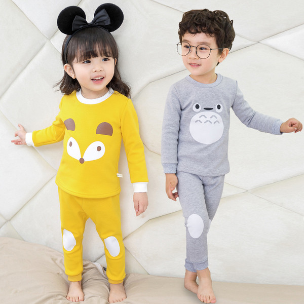 Παιδική πιτζάμα σε δύο χρώματα με εφαρμογή για κορίτσια και αγόρια