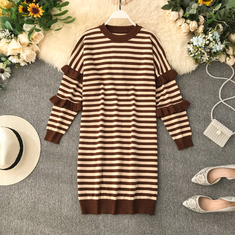 Modern női csíkos ruha O-nyakú és hosszú ujjú