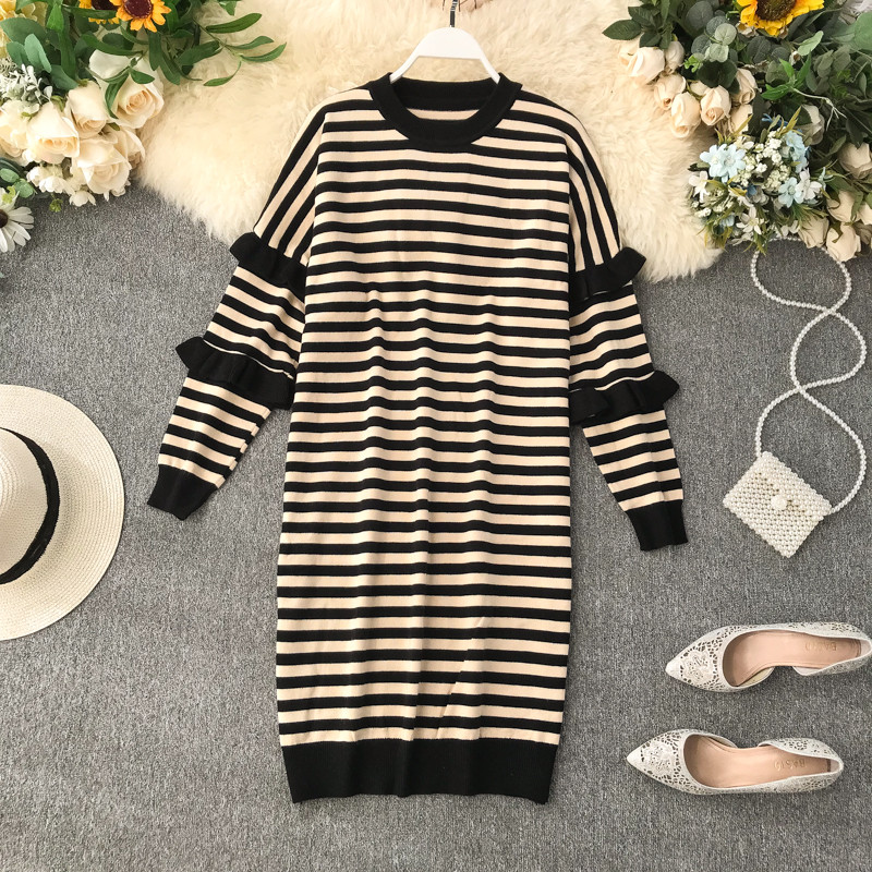 Modern női csíkos ruha O-nyakú és hosszú ujjú