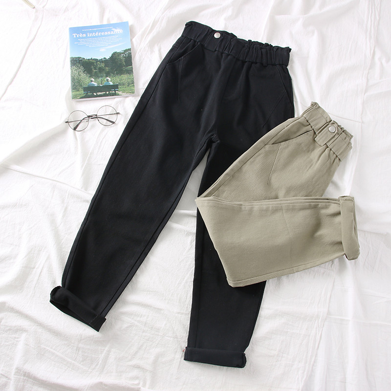 Актуален дамски панталон с джобове - широк модел в няколко цвята
