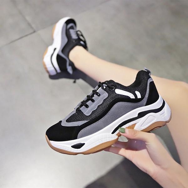 Női sport tornacipő durva talppal, két színben