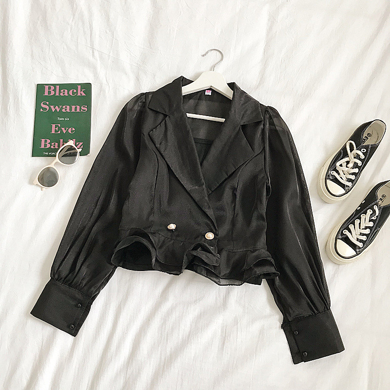 Stílusos női ing fehér és fekete színben, gombokkal