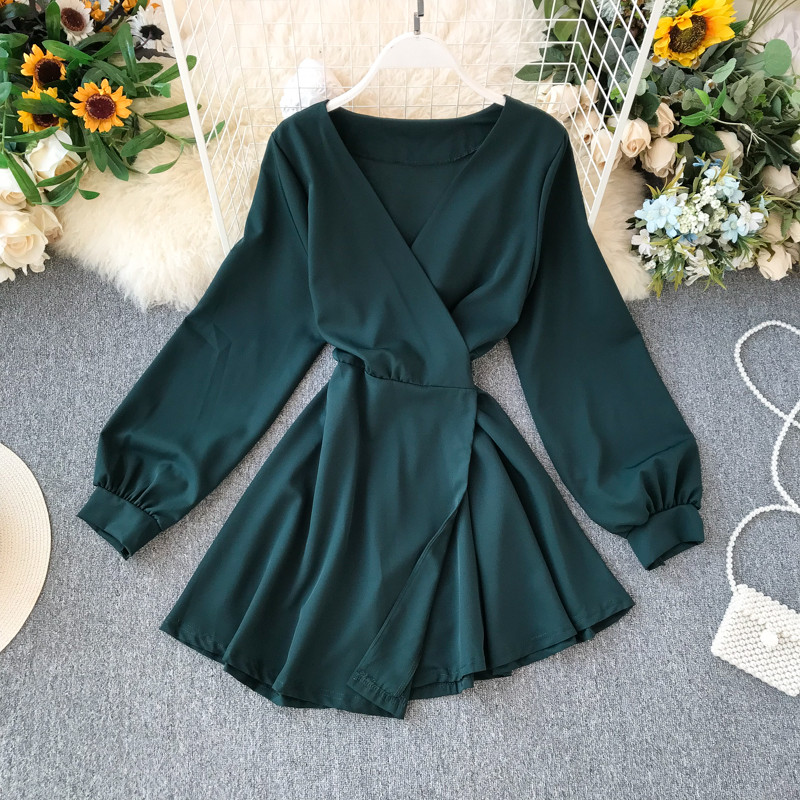 Rochie moderna de dama cu decolteu spitz si maneci lungi in mai multe culori