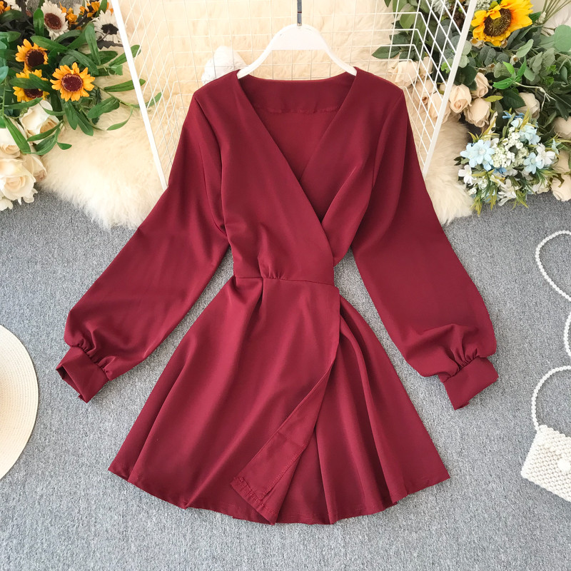 Rochie moderna de dama cu decolteu spitz si maneci lungi in mai multe culori