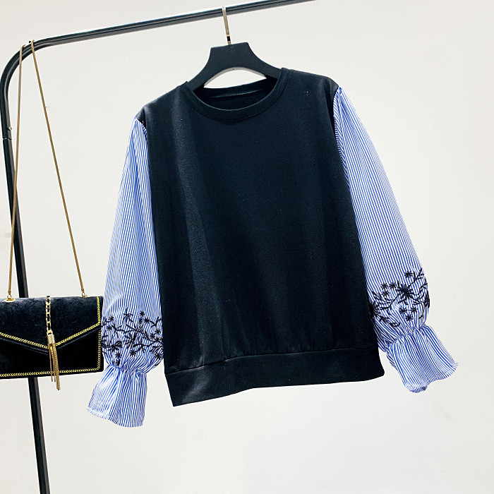 Új modell női blúz fekete, szürke és fehér csíkos ujjakkal