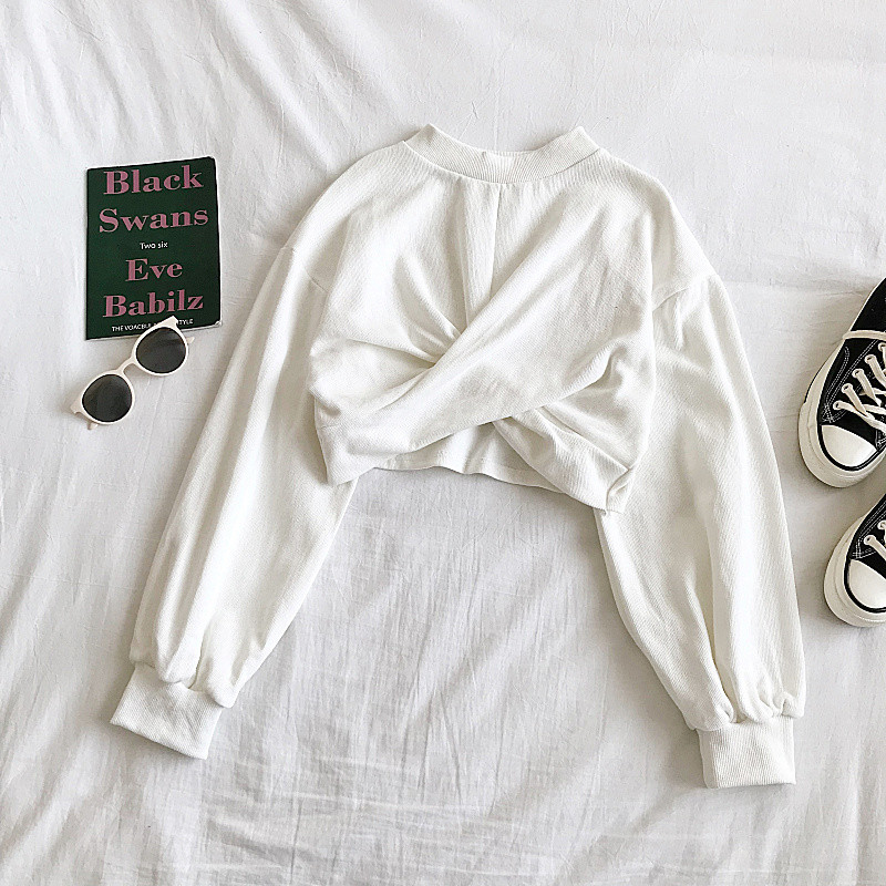 Rövid női blúz három színben, hosszú ujjal