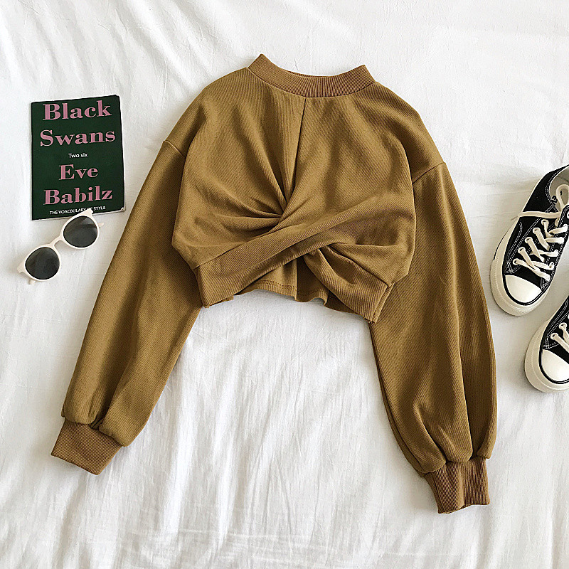 Rövid női blúz három színben, hosszú ujjal