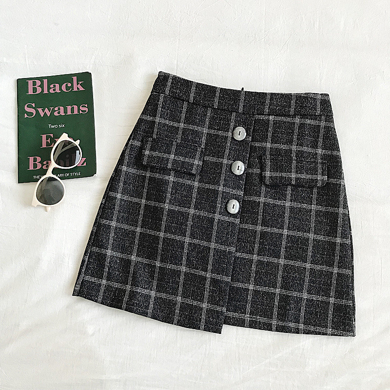 Kockás női szoknya három színben, gombokkal, magas derékkal