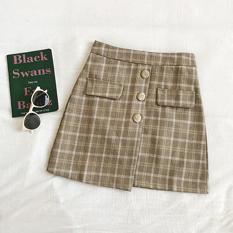 Kockás női szoknya három színben, gombokkal, magas derékkal