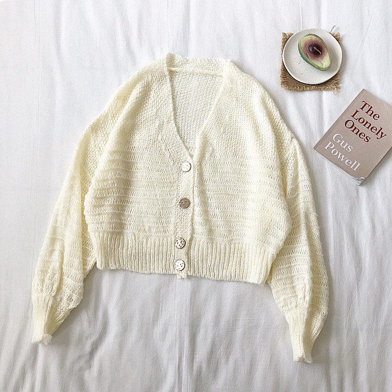 Μοντέρνα γυναικείο ζακέτα σε τρία χρώματα με V-λαιμόκοψη και κουμπιά