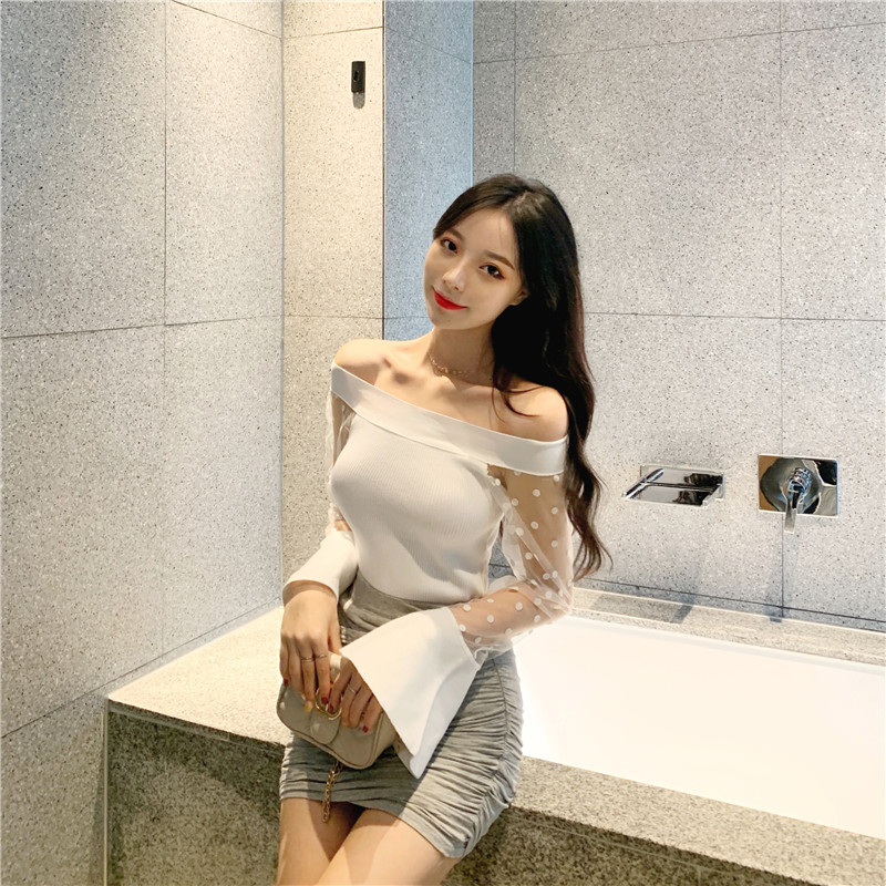 Modern női blúz ejtett ujjal, fehér és fekete színben, tüllel