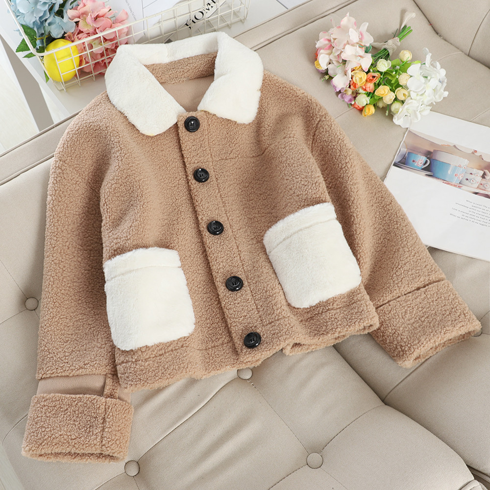 Късо дамско палто с джобове в няколко цвята