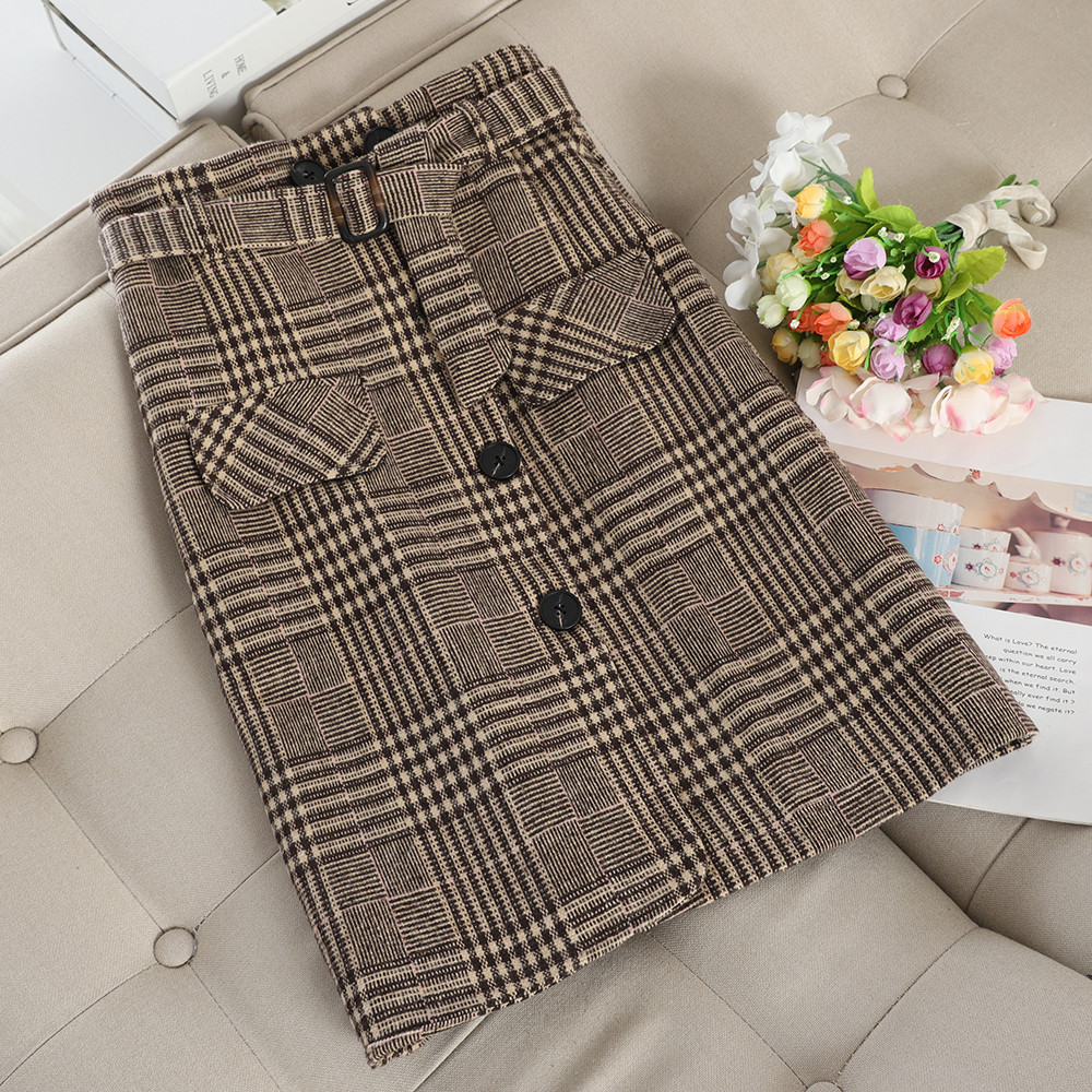 Stílusos női kockás szoknya barna és szürke övvel