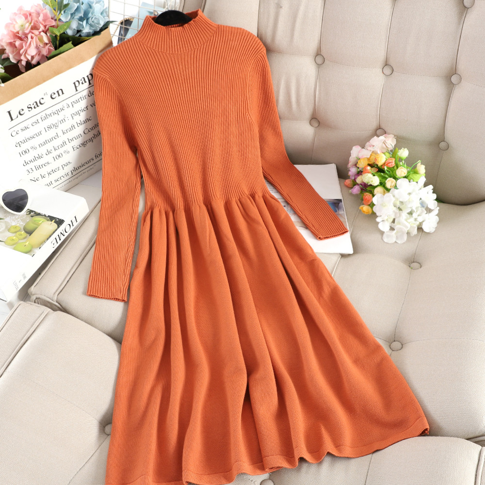 Testreszabott női ruha hosszú ujjal több színben