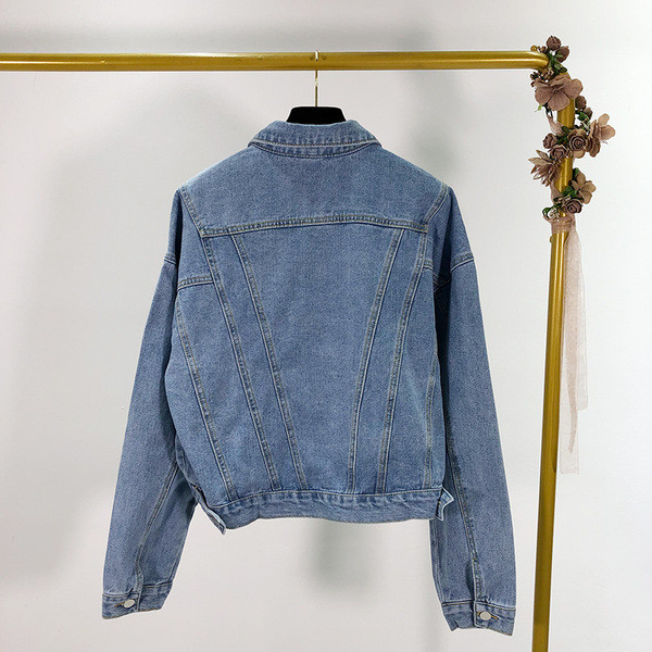 Rövid aszimmetrikus farmerdzseki kék színben, hosszú ujjal