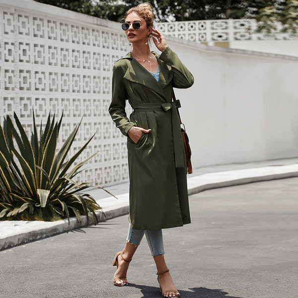 Őszi női kabát hosszú modell zöld övvel