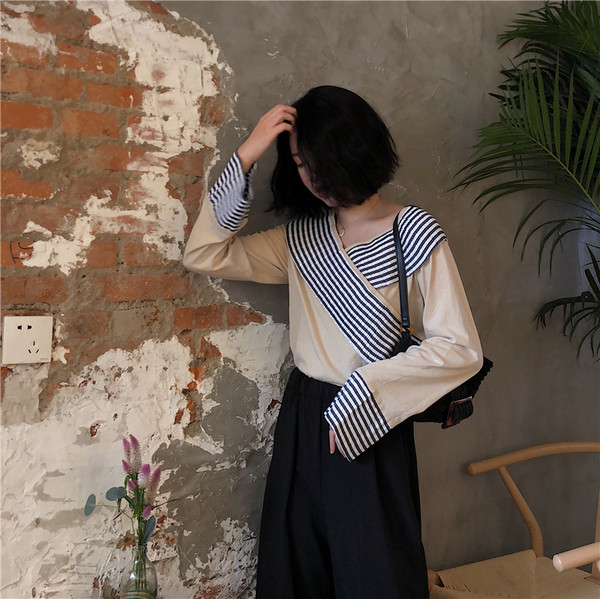 Bluză de damă în două culori cu mâneci largi