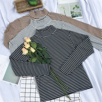 Modern női csíkos blúz három színben - barna fehér és fekete