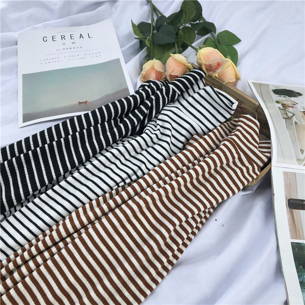 Modern női csíkos blúz három színben - barna fehér és fekete