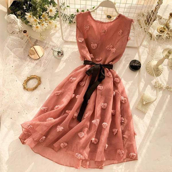 Modern női ruha övvel, négy színben