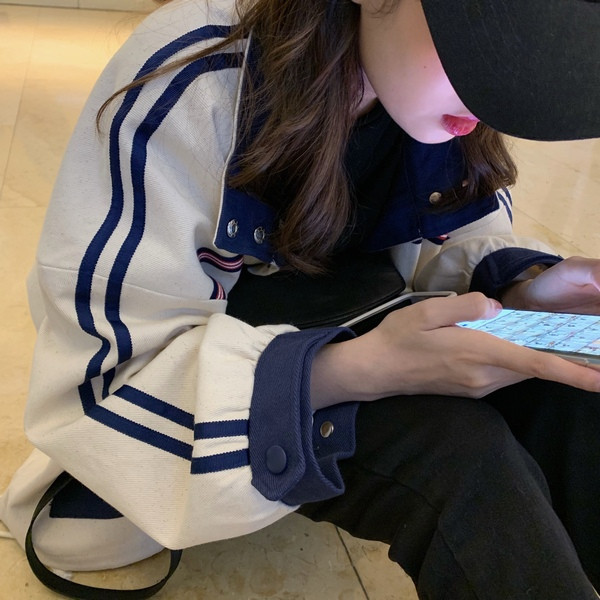 Geaca lata moderna de dama cu buzunare