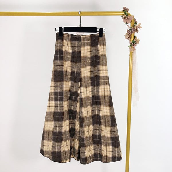 Hosszú aszimmetrikus kockás szoknya magas derékkal